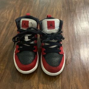 Jordan 1 mid kids size 12